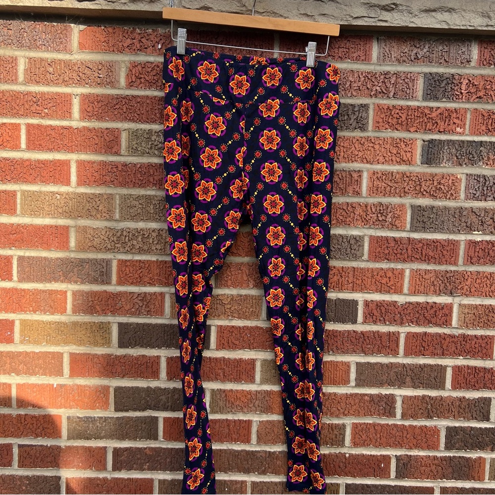 LuLaRoe Black and Orange Floral Mid Rise Leggings